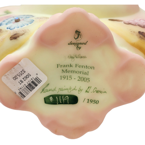 FENTON ART GLASS -Frank Fenton Memorial Vase – 2006 – Burmese w/Sea Horses - Picture 3 of 9